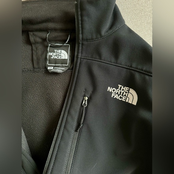 North Face shell jacket (S) - Picture 4 of 4